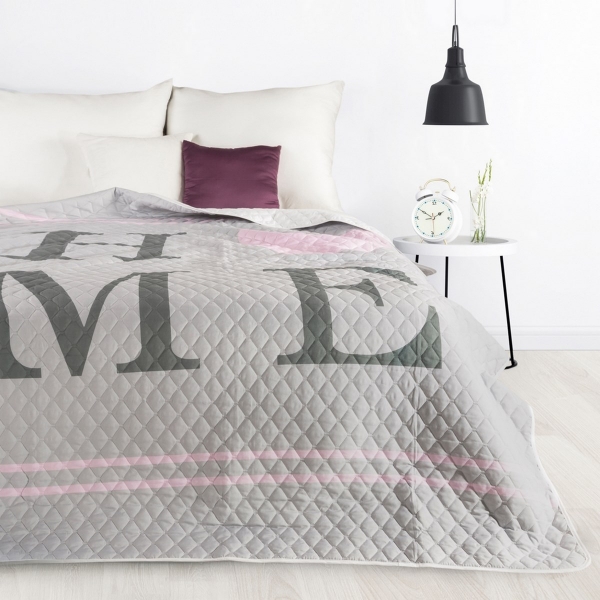 Přehoz na postel růžovo šedý. Dívčí přehoz na postel v dvoubarevném provedení je stylovým i praktick